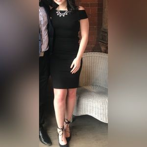 Aritzia Talula Black Bodycon off shoulder dress Size XS